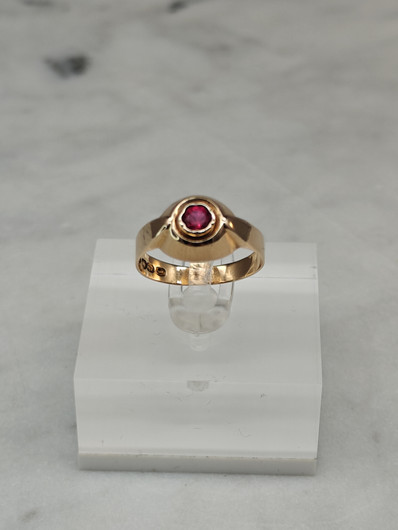 Vintage synthetic Ruby gold ring  