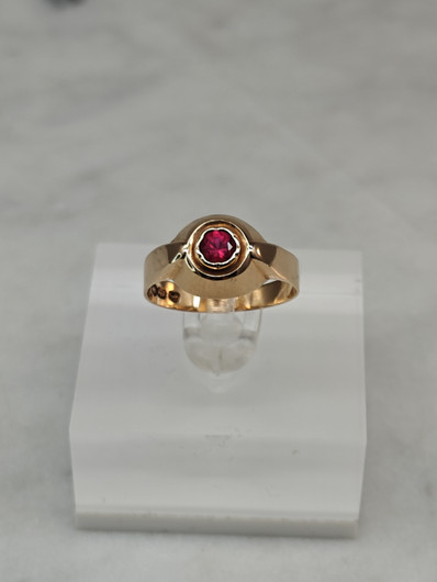 Vintage synthetic Ruby gold ring  