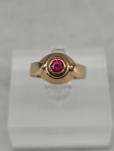 Vintage synthetic Ruby gold ring  