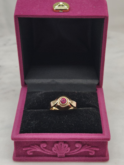 Vintage synthetic Ruby gold ring  