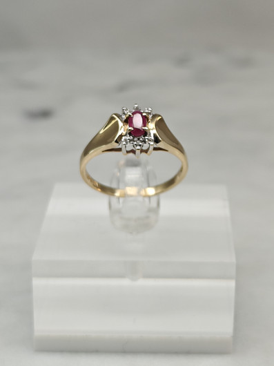 Vintage ruby gold ring with diamonds 