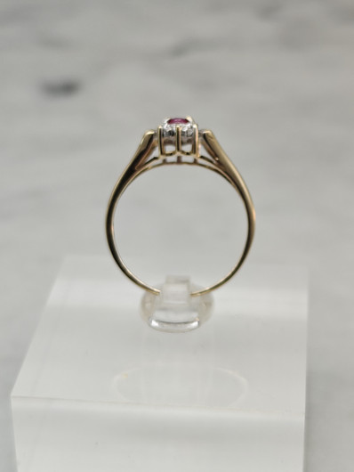 Vintage ruby gold ring with diamonds 