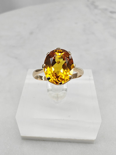 Vintage synthetic sapphire gold ring  