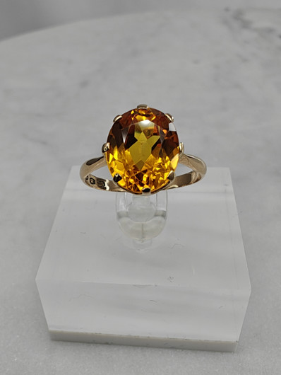 Vintage synthetic sapphire gold ring  