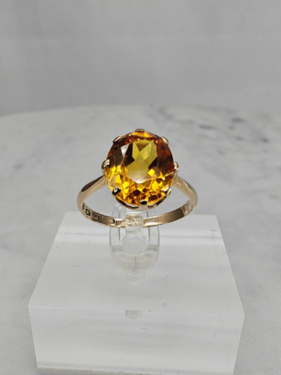 Vintage synthetic sapphire gold ring  