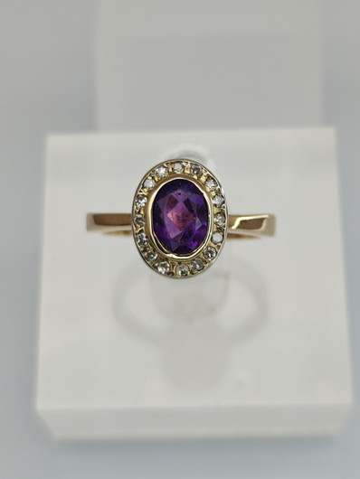 Vintage Amethyst gold ring with diamonds 