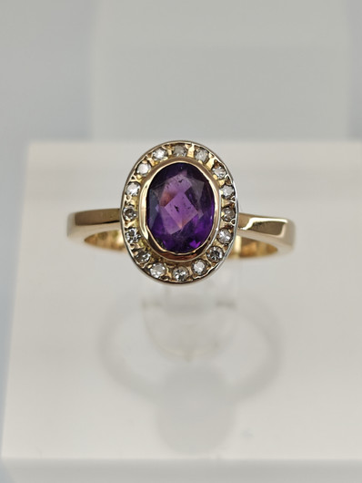 Vintage Amethyst gold ring with diamonds 