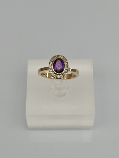 Vintage Amethyst gold ring with diamonds 
