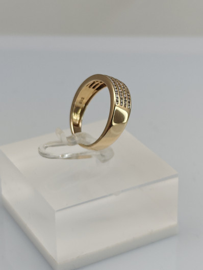 Vintage diamond gold ring  