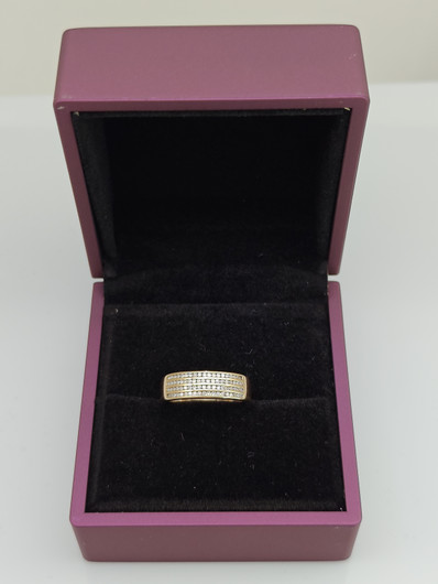Vintage diamond gold ring  