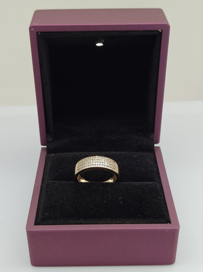 Vintage diamond gold ring  