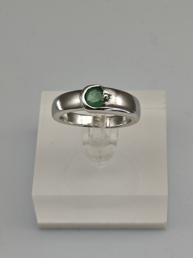 Vintage Emerald silver ring  