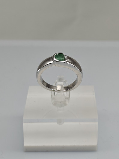 Vintage Emerald silver ring  