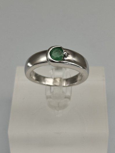 Vintage Emerald silver ring  