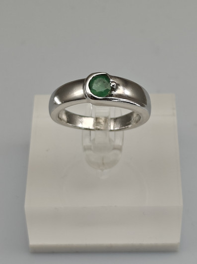 Vintage Emerald silver ring  