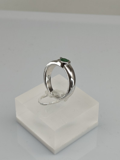 Vintage Emerald silver ring  