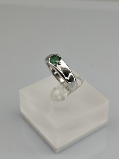 Vintage Emerald silver ring  