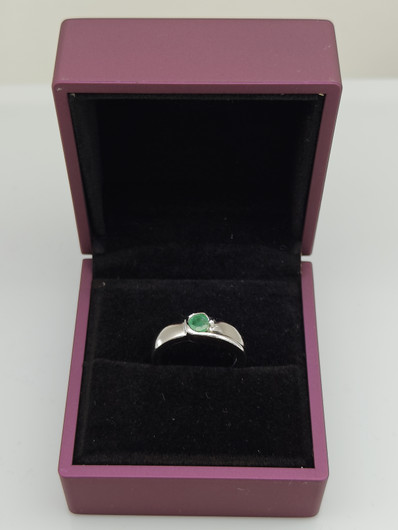 Vintage Emerald silver ring  