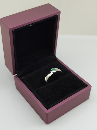 Vintage Emerald silver ring  