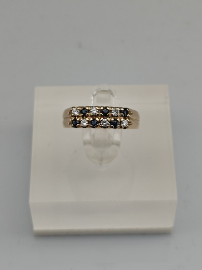 Vintage diamonds ring with sapphire