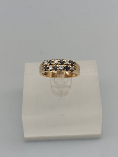 Vintage diamonds ring with sapphire
