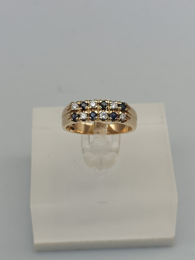 Vintage diamonds ring with sapphire