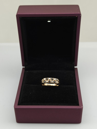 Vintage diamonds ring with sapphire