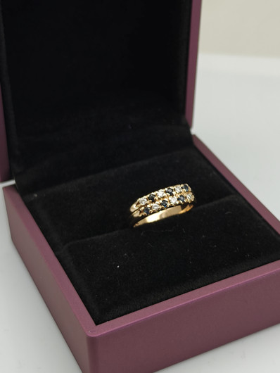 Vintage diamonds ring with sapphire