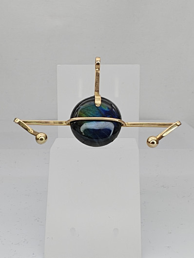 Vintage golg pendant with Labradorite stone