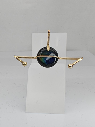 Vintage golg pendant with Labradorite stone