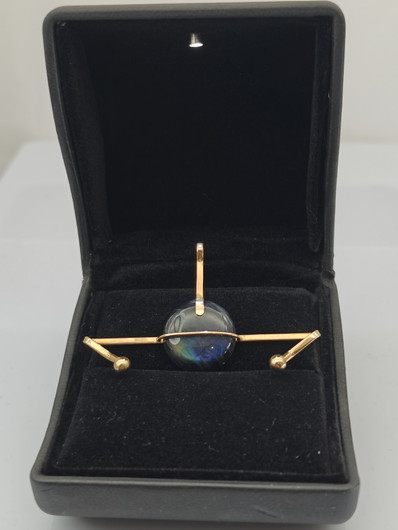 Vintage golg pendant with Labradorite stone