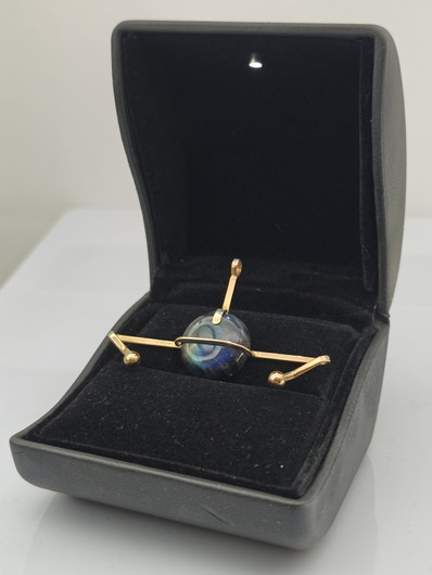 Vintage golg pendant with Labradorite stone