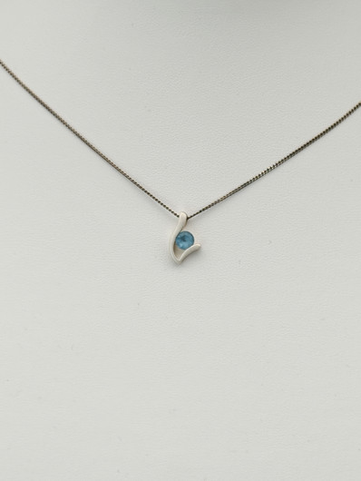 Vintage silver pendant with chain and stone