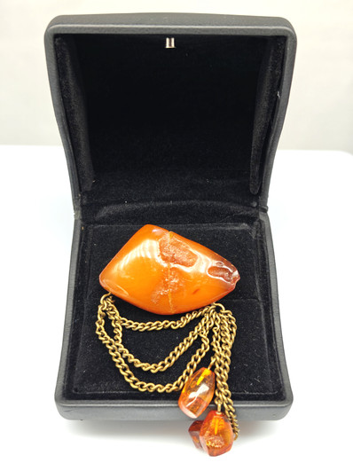 Vintage Baltic amber brooch