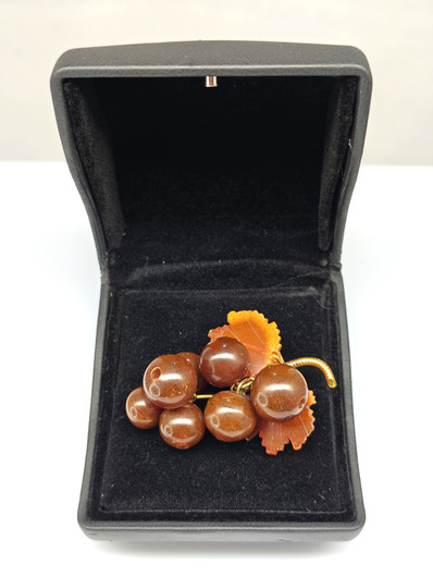 Vintage Baltic amber brooch ,like leaves and berries