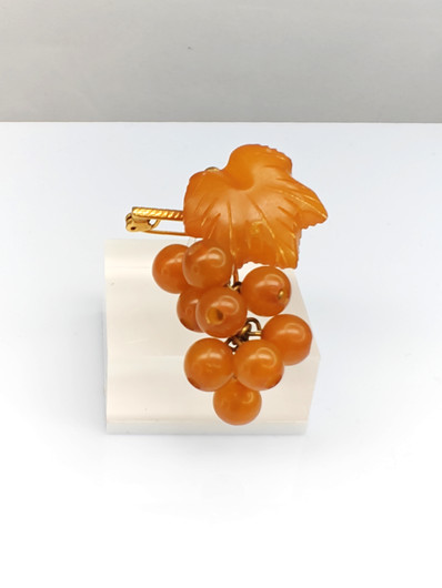 Vintage Baltic amber brooch ,like leaves and berries
