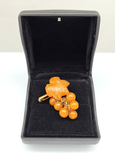 Vintage Baltic amber brooch ,like leaves and berries