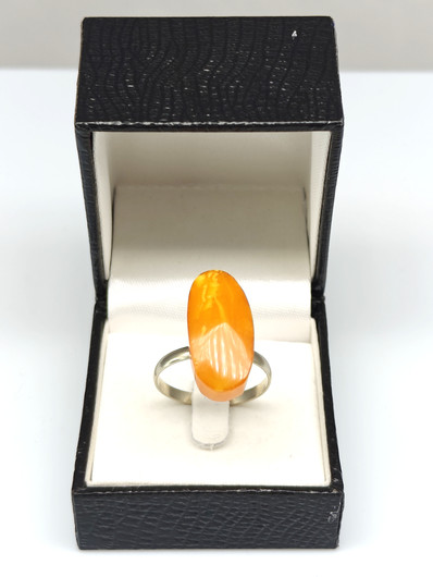 Vintage Baltic Amber ring