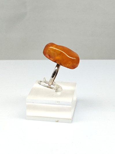 Vintage Baltic Amber ring