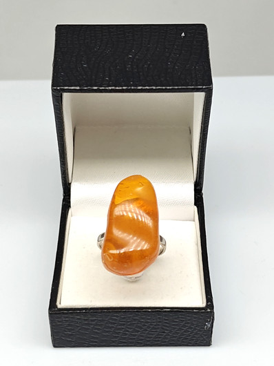 Vintage Baltic Amber ring