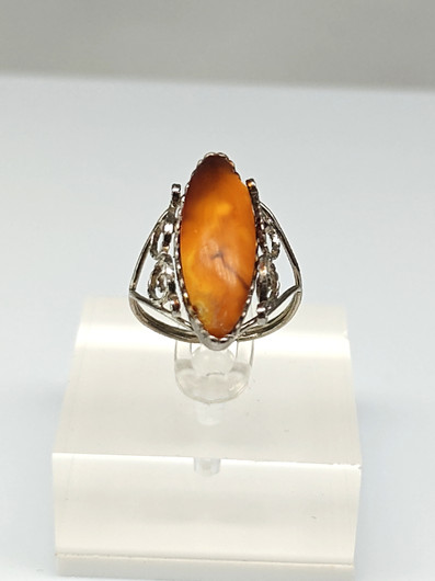 Vintage Baltic Amber ring