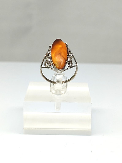 Vintage Baltic Amber ring