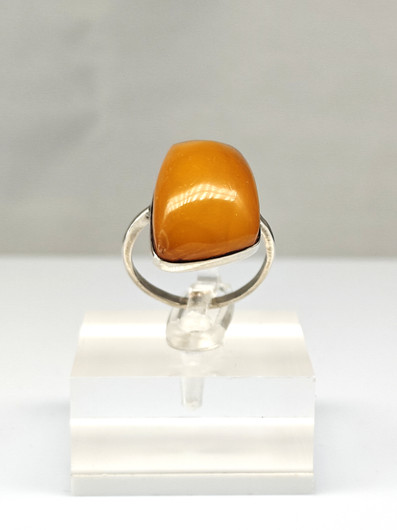 Vintage Baltic Amber silver ring