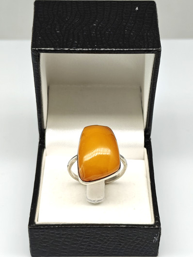 Vintage Baltic Amber silver ring