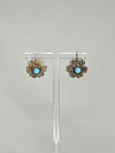 Vintage earrings with stone