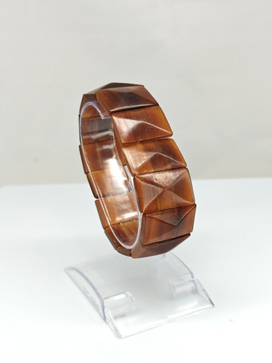 Vintage bracelet with stones