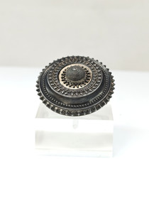 Vintage hopeinen rintakoru