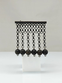 Vintage rintakoru puu helmillä / Aarikka