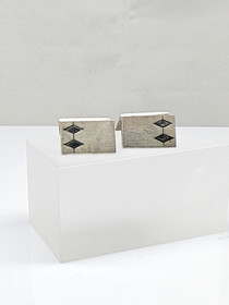 Vintage hopeiset kalvosinnapit 