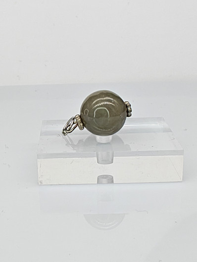 Quartz pendant